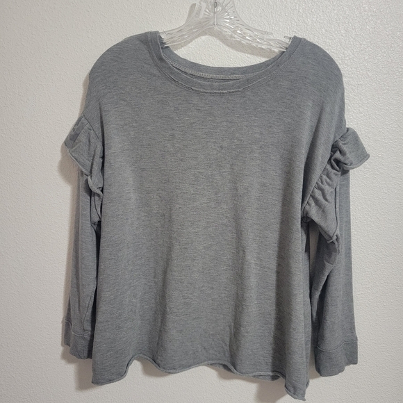 Ugg oversized ruffle raw hem size medium - Picture 1 of 11